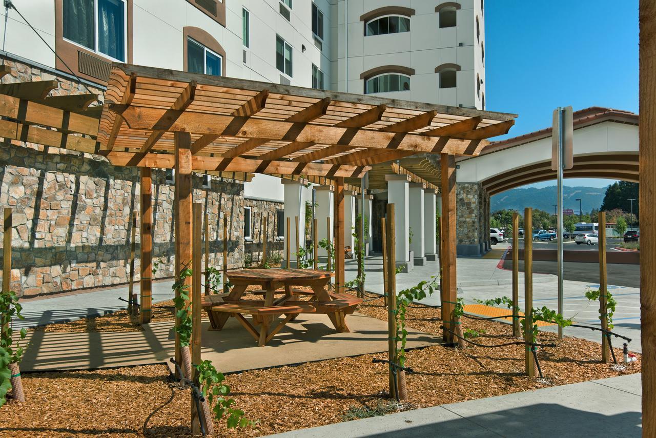 Oxford Suites Sonoma - Rohnert Park Zewnętrze zdjęcie