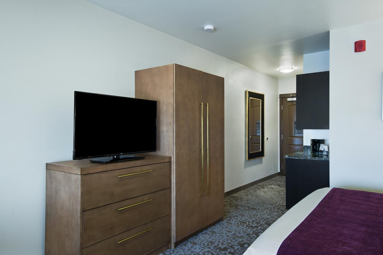 Oxford Suites Sonoma - Rohnert Park Pokój zdjęcie